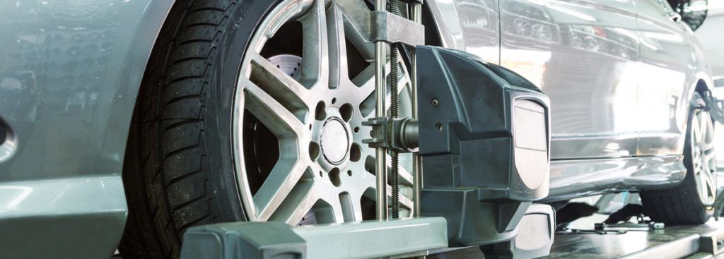 Vehicle having its front wheels aligned - Wheel Alignment Wythenshawe